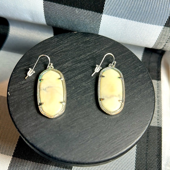Kendra Scott Earrings Elle Howlite white gray silver - Picture 1 of 9